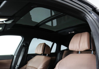 Подержанный автомобиль BMW X6 2020 года (25 фото)