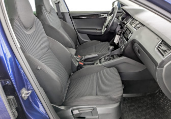 Подержанный автомобиль Skoda Octavia Liftback 2015 года (23 фото)