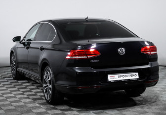 Подержанный автомобиль Volkswagen Passat Sedan 2018 года (7 фото)