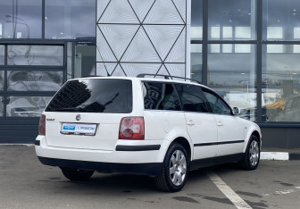 Подержанный автомобиль Volkswagen Passat Wagon 2003 года (5 фото)