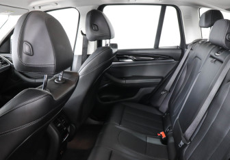 Подержанный автомобиль BMW X3 2021 года (14 фото)