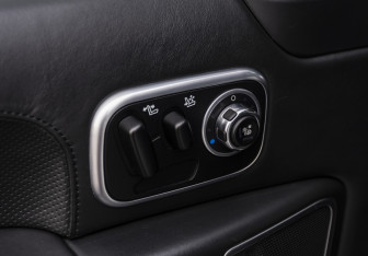 Подержанный автомобиль Land Rover Range Rover 2011 года (20 фото)