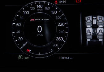 Подержанный автомобиль Land Rover Range Rover Velar 2017 года (11 фото)