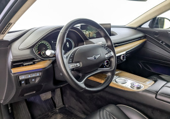 Подержанный автомобиль Genesis G80 2021 года (16 фото)