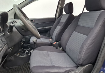 Подержанный автомобиль Hyundai Getz 2007 года (10 фото)