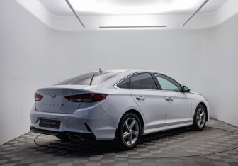 Подержанный автомобиль Hyundai Sonata 2018 года (5 фото)