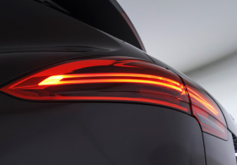 Подержанный автомобиль Porsche Cayenne 2015 года (23 фото)