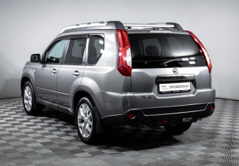 Подержанный автомобиль Nissan X-Trail 2014 года (7 фото)