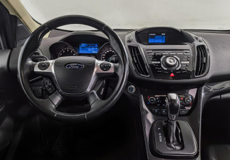 Подержанный автомобиль Ford Kuga 2014 года (9 фото)