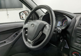 Подержанный автомобиль LADA (ВАЗ) Granta Sedan 2021 года (20 фото)