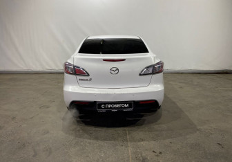 Подержанный автомобиль Mazda 3 Sedan 2010 года (5 фото)