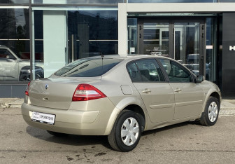 Подержанный автомобиль Renault Megane Sedan 2008 года (5 фото)