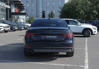 Подержанный автомобиль Audi A4 Sedan 2018 года (6 фото)