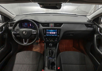 Подержанный автомобиль Skoda Octavia Liftback 2018 года (11 фото)
