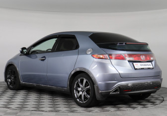 Подержанный автомобиль Honda Civic Hatchback 2008 года (4 фото)
