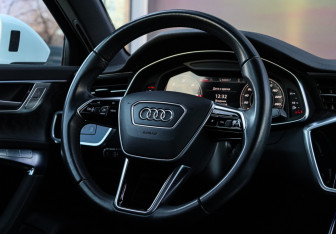 Подержанный автомобиль Audi A6 Sedan 2020 года (17 фото)
