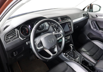 Подержанный автомобиль Volkswagen Tiguan 2021 года (9 фото)