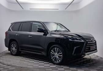 Подержанный автомобиль Lexus LX 2017 года (7 фото)
