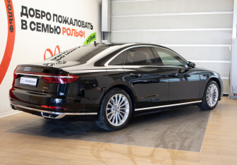 Подержанный автомобиль Audi A8 2018 года (4 фото)