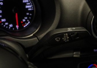 Подержанный автомобиль Audi A3 Sedan 2017 года (14 фото)