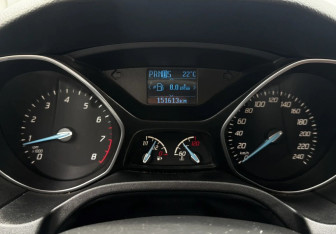 Подержанный автомобиль Ford Focus Sedan 2013 года (12 фото)