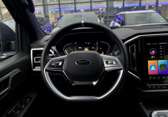 Подержанный автомобиль JAC T9 2024 года (14 фото)