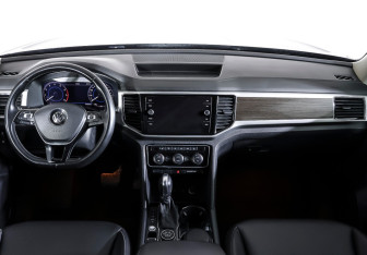 Подержанный автомобиль Volkswagen Teramont 2018 года (15 фото)