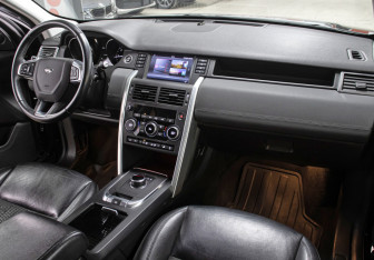 Подержанный автомобиль Land Rover Discovery Sport 2019 года (11 фото)