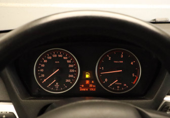 Подержанный автомобиль BMW X5 2012 года (16 фото)