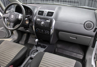 Подержанный автомобиль Suzuki SX4 Hatchback 2014 года (11 фото)