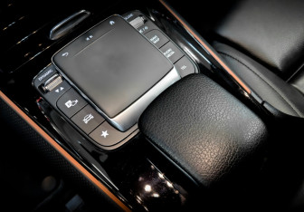 Подержанный автомобиль Mercedes-Benz GLB 2020 года (25 фото)