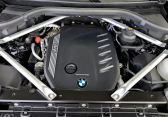 Подержанный автомобиль BMW X6 2021 года (9 фото)