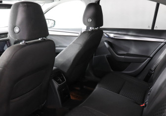 Подержанный автомобиль Skoda Octavia Liftback 2017 года (12 фото)