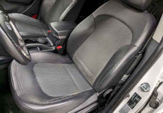 Подержанный автомобиль Hyundai ix35 2012 года (14 фото)