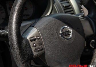 Подержанный автомобиль Nissan Note 2008 года (12 фото)