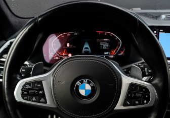Подержанный автомобиль BMW X7 2020 года (42 фото)