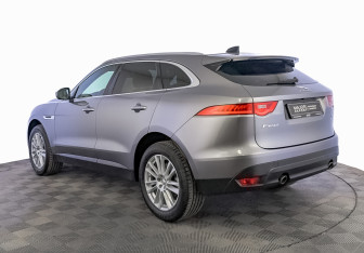 Подержанный автомобиль Jaguar F-Pace 2019 года (7 фото)