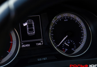 Подержанный автомобиль Skoda Rapid Liftback 2016 года (9 фото)