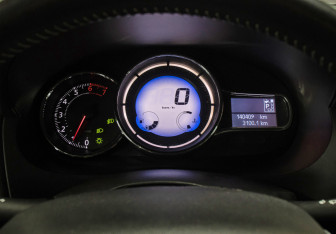 Подержанный автомобиль Renault Fluence 2016 года (13 фото)