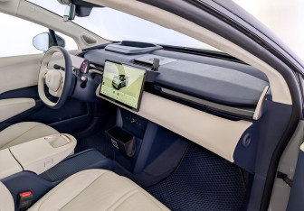 Подержанный автомобиль Zeekr X 2023 года (11 фото)