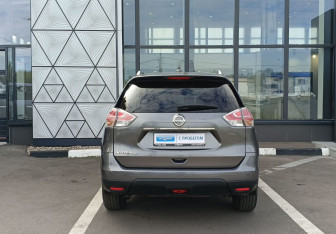 Подержанный автомобиль Nissan X-Trail 2018 года (6 фото)