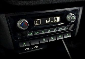 Подержанный автомобиль Skoda Rapid Liftback 2022 года (25 фото)