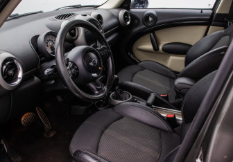 Подержанный автомобиль MINI Countryman 2011 года (10 фото)