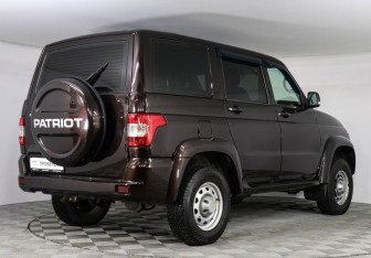 Подержанный автомобиль УАЗ Patriot 2021 года (3 фото)