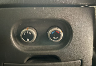 Подержанный автомобиль Nissan Pathfinder 2007 года (21 фото)