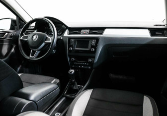 Подержанный автомобиль Skoda Rapid Liftback 2017 года (5 фото)