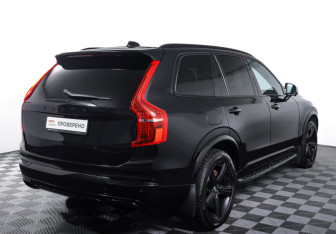 Подержанный автомобиль Volvo XC90 2017 года (5 фото)