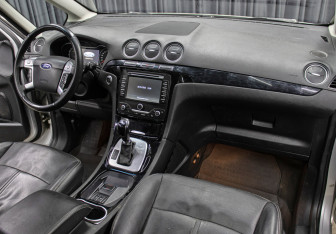 Подержанный автомобиль Ford Galaxy 2014 года (14 фото)