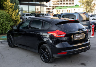 Подержанный автомобиль Ford Focus Hatchback 2019 года (5 фото)