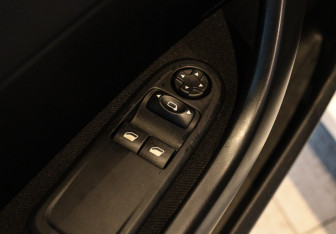 Подержанный автомобиль Peugeot 408 2014 года (18 фото)